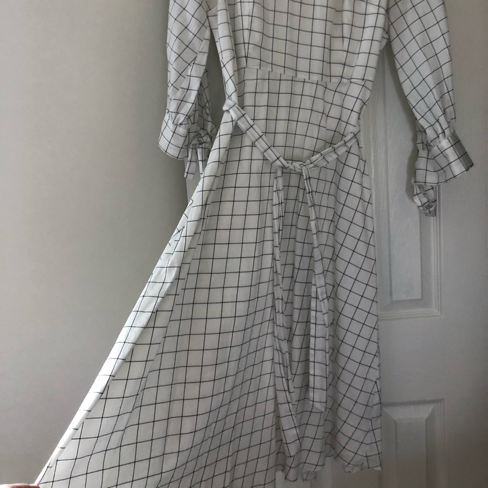 Dress - Picture 2 of 2